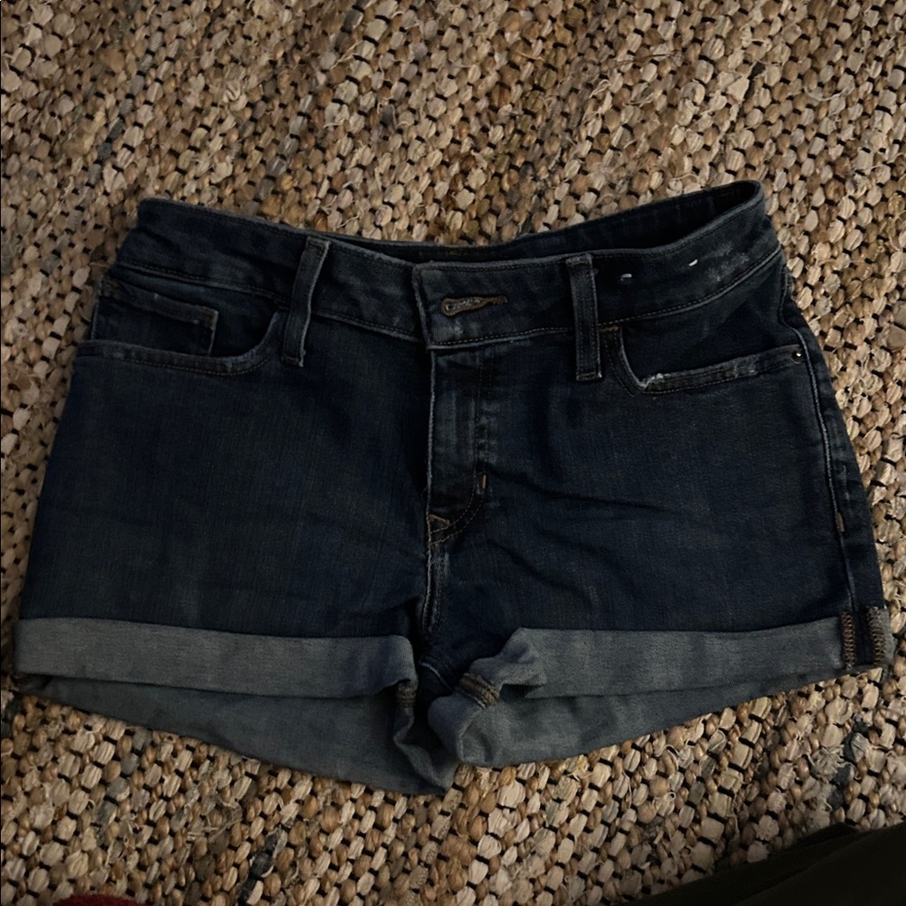 NWOT Express Shortie Relaxed Low Rise Denim Shorts Size 4